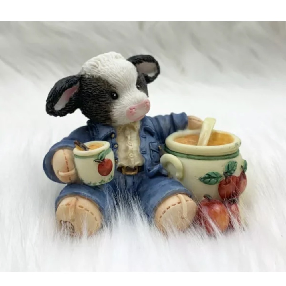MARY'S MOO MOOS~SWEET WARM AND WONDERFUL~COW~APPLE